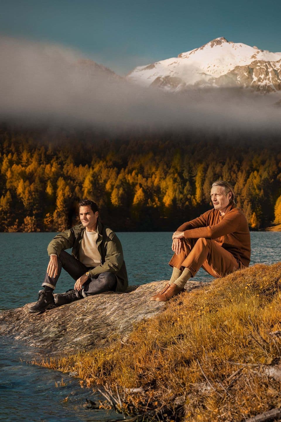 Key Visual Schweiz Tourismus Werbung "Falling for Autumn" mit Roger Federer und Mads Mikkelsen